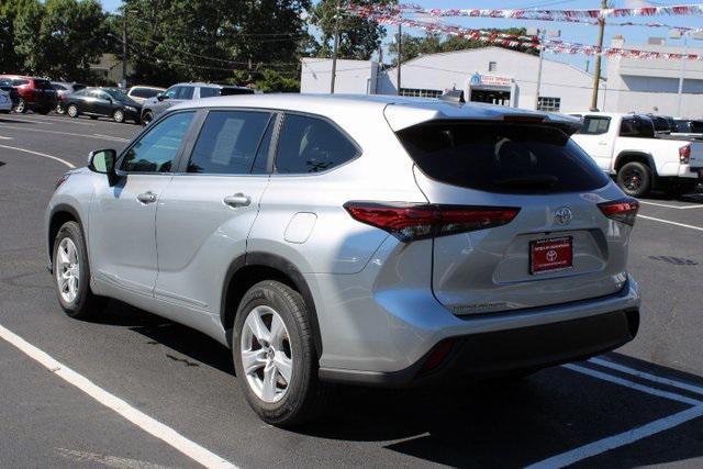 2023 toyota highlander le