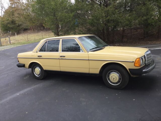 1981 mercedes-benz 240d 4-door sedan