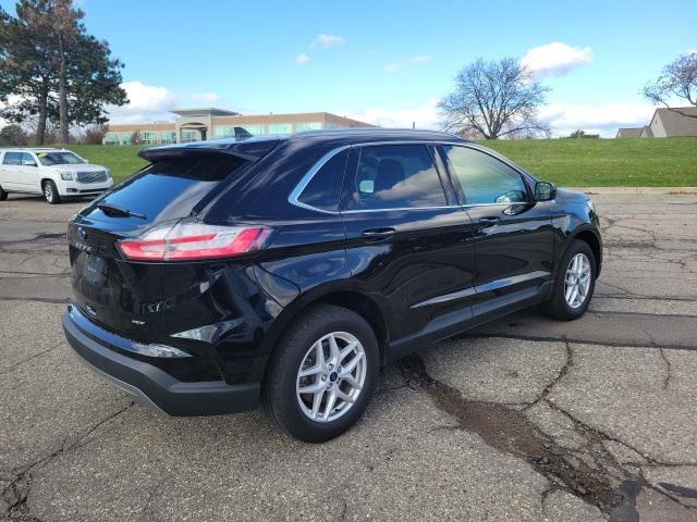 2022 ford edge sel