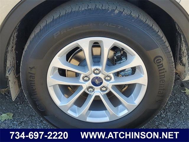 2022 ford escape se