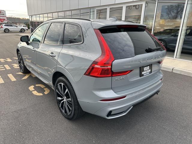 2024 volvo xc60 b5 plus dark theme