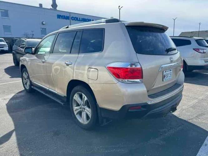 2012 toyota highlander limited in buffalo, minnesota