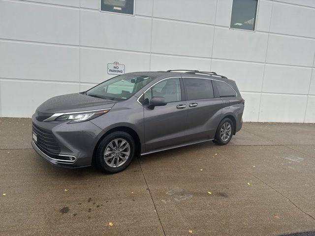 2023 toyota sienna xle