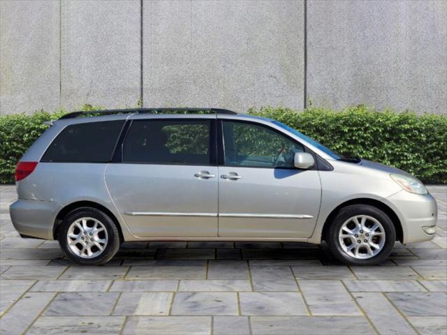 2004 toyota sienna xle