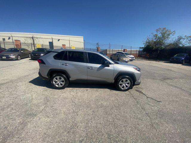 2023 toyota rav4 le