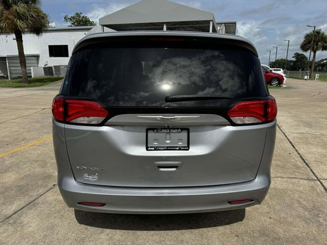 2021 chrysler voyager l