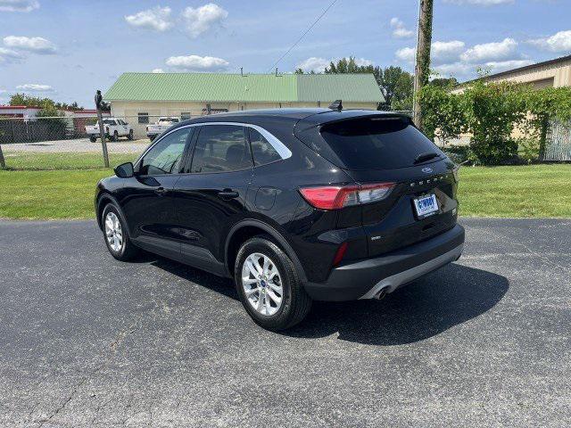 2021 ford escape se