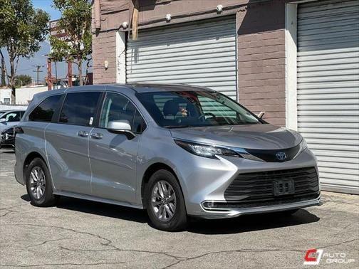 2023 toyota sienna