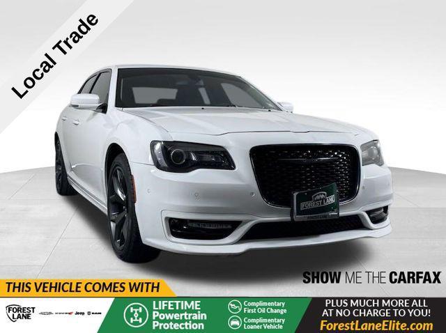 2022 chrysler 300 touring