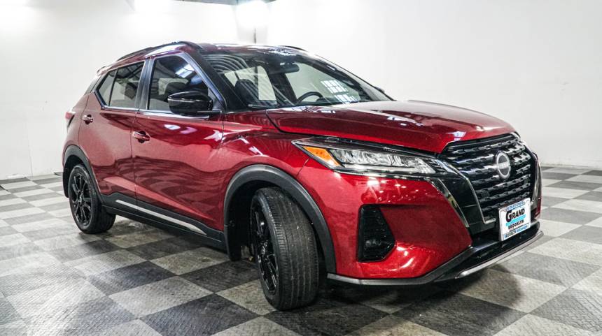 2023 nissan kicks sr