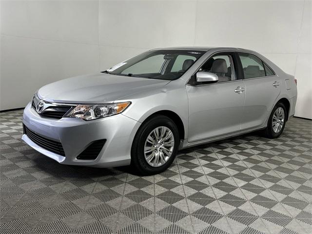 2014 toyota camry le