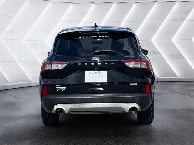 2020 ford escape se