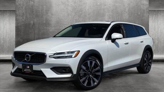 2022 Volvo V60 Cross Country