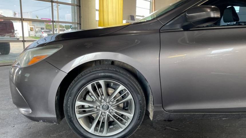 2016 toyota camry se