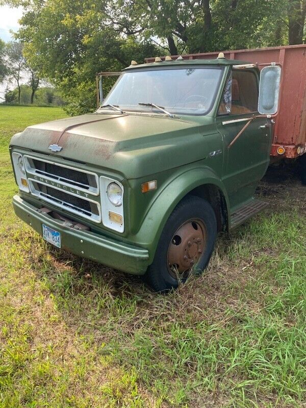 1970 chevrolet c-50 truck, runs, drives, 350 omaha standard steel box with hoist