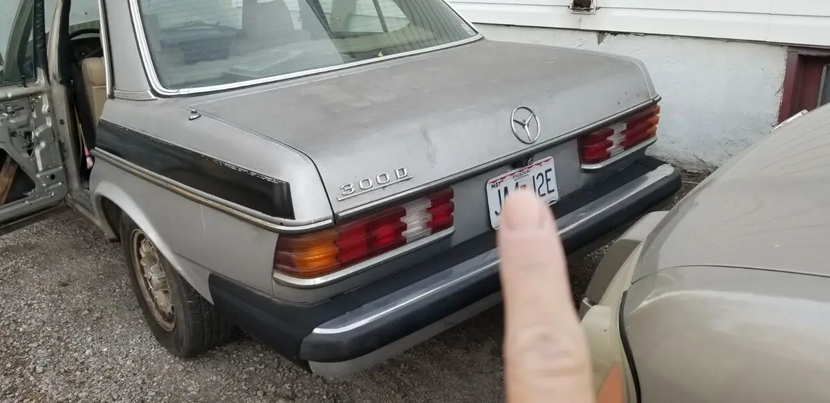 1978 mercedes benz 300d w123 sedan