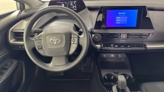 2023 toyota prius le