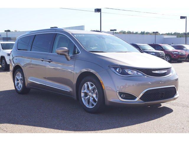 used 2017 chrysler pacifica touring-l plus grenada, ms 38901 for sale in dubard, mississippi