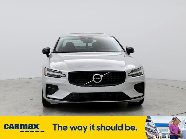 2022 volvo s60 b5 momentum