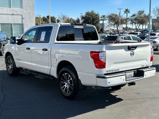 2022 nissan titan sv