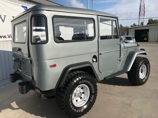 1970 toyota land cruiser gray 3.8l 3 speed manual air conditioning!