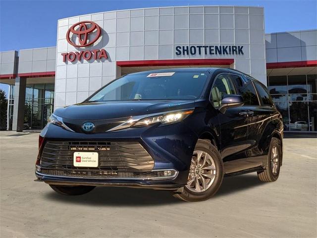 2022 toyota sienna xle