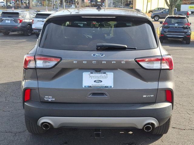 2021 ford escape se