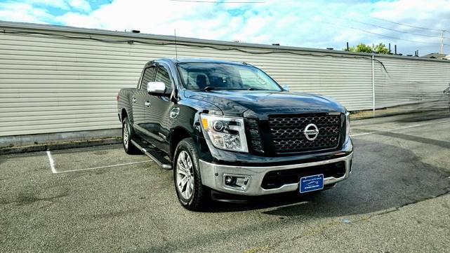 2017 nissan titan sl