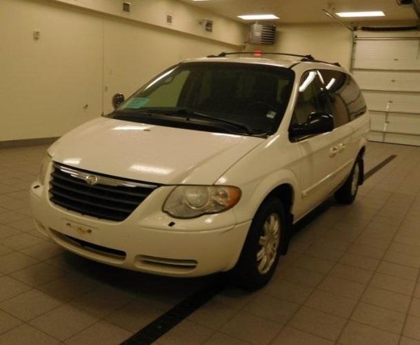 2005 chrysler town and country touring touring 4dr extended mini-van for sale in jolly acres, south dakota