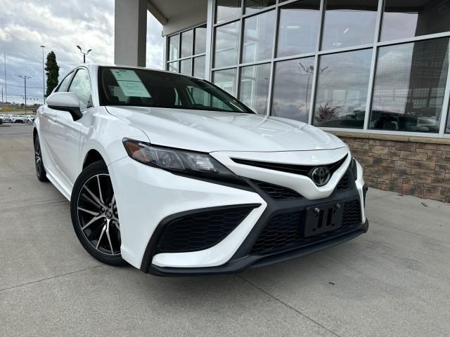 2021 toyota camry se