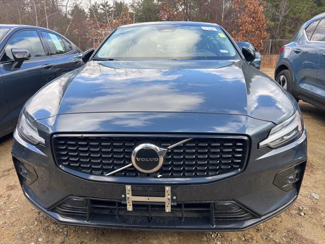 2024 volvo s60 b5 core dark theme