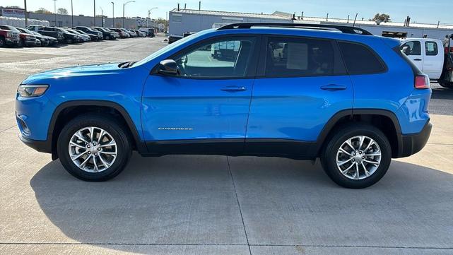 2022 jeep cherokee latitude lux