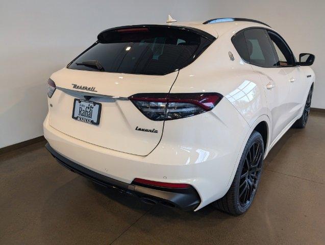 2021 maserati levante base