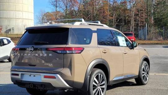 2025 Nissan se