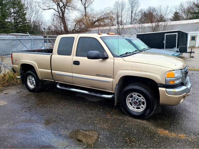 2004 gmc 2500 in salem, ohio
