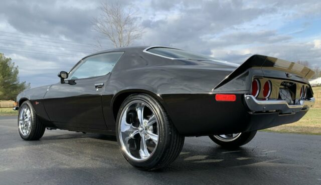 nice 1971 chevy camaro z28 clone! 454 engine, auto trans!