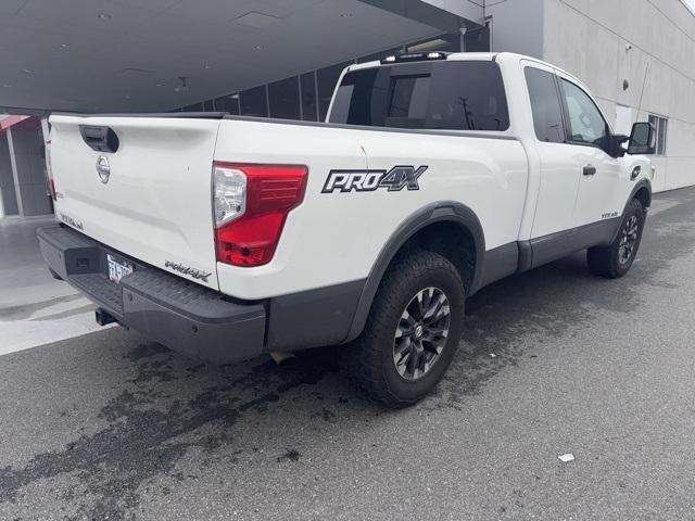 2017 nissan titan pro-4x