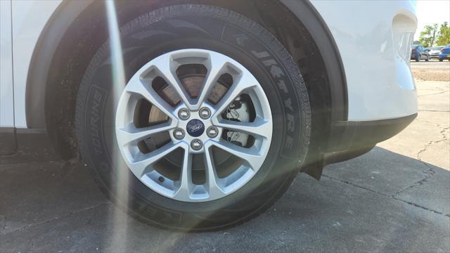 2020 ford escape se
