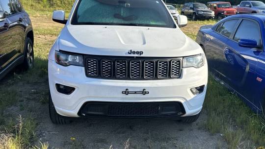 2017 Jeep Grand Cherokee altitude iv package