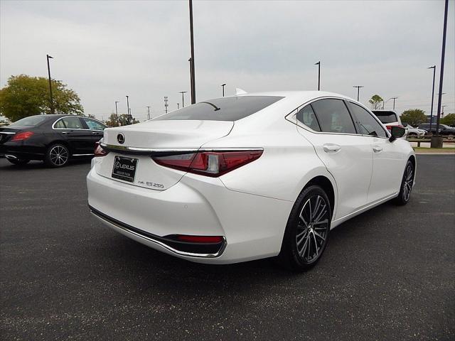 2024 lexus es 250 base