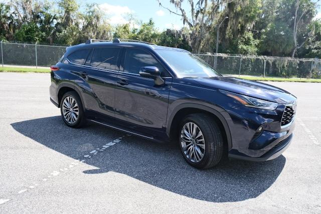 2022 toyota highlander hybrid platinum