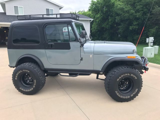 1985 jeep cj7 (built chevrolet small block 400)