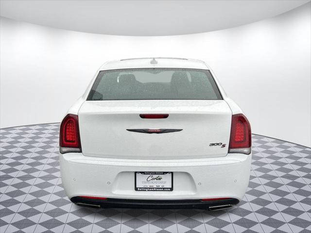 2022 chrysler 300 s