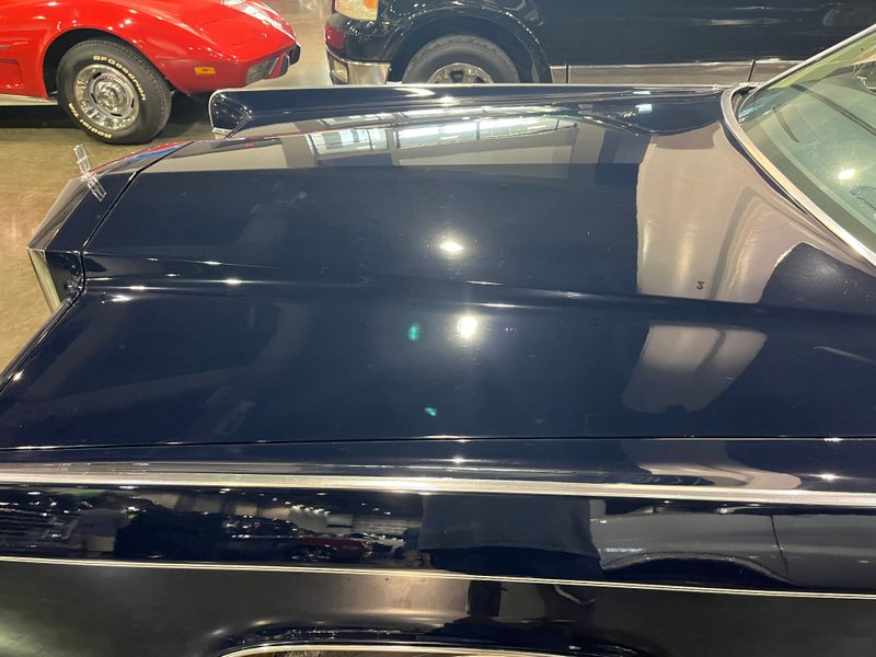 lincoln town car sedan