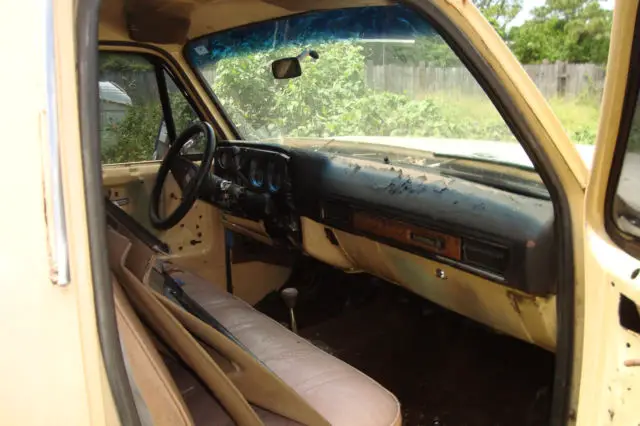 1977 chevy 4x4 pickup truck suvivor