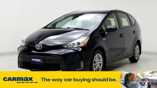 2017 Toyota Prius v (+)