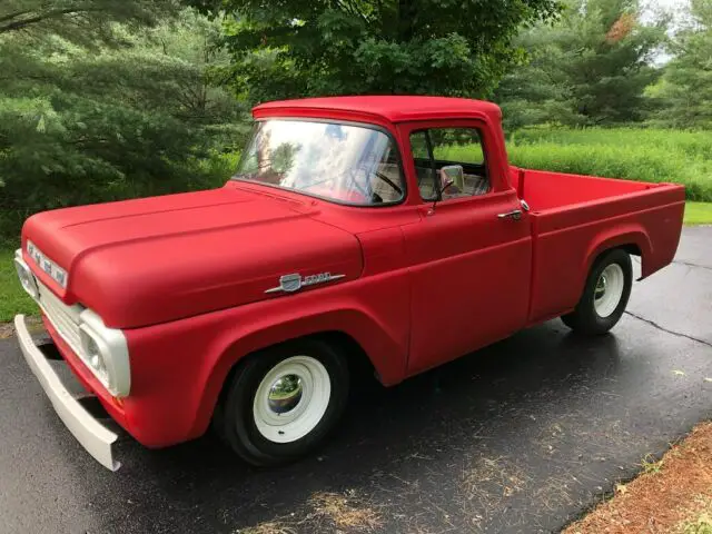 cool old short box, lowered, great look!