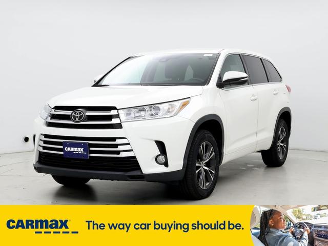 2018 toyota highlander le