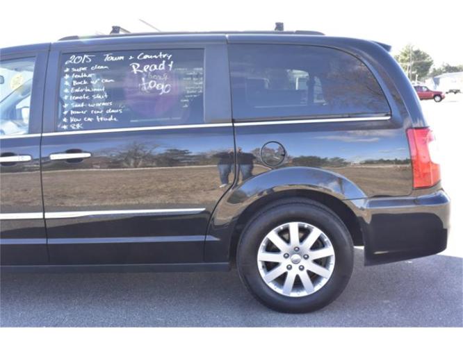 2015 chrysler town & country in cadillac, michigan