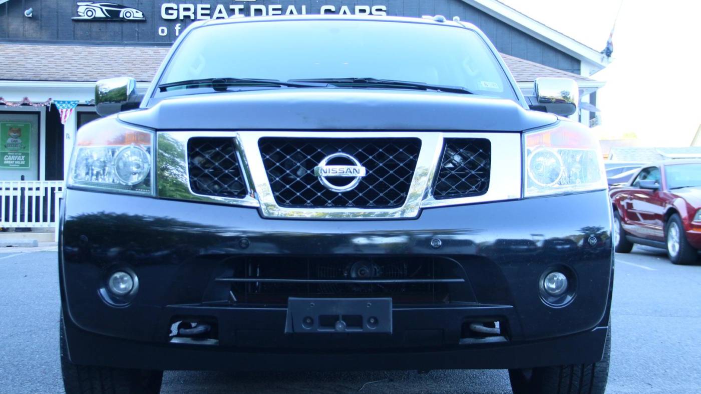 2013 nissan armada platinum
